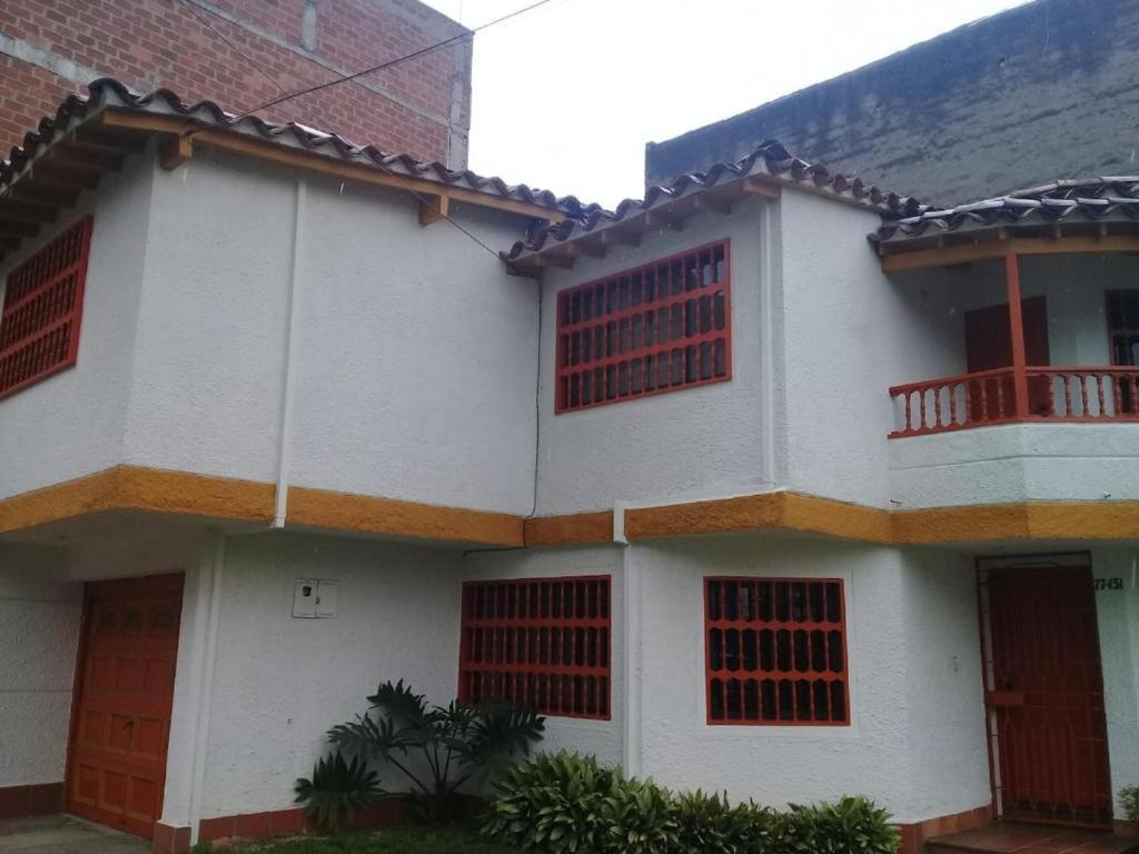 Casa Hotel Palmas Del Estadio 2 메딜린 외부 사진