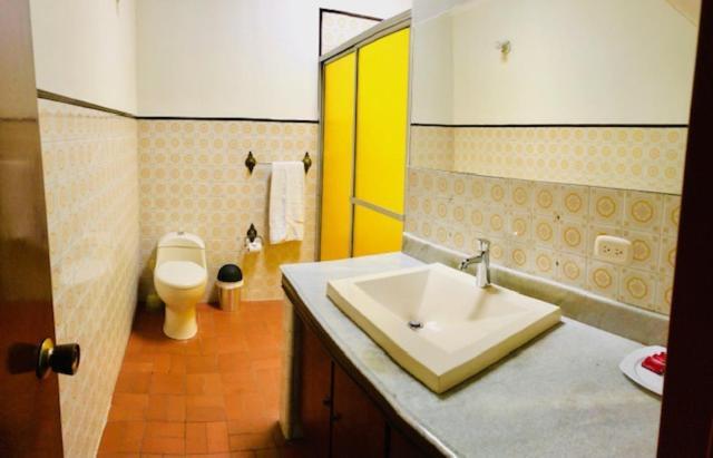 Casa Hotel Palmas Del Estadio 2 메딜린 외부 사진
