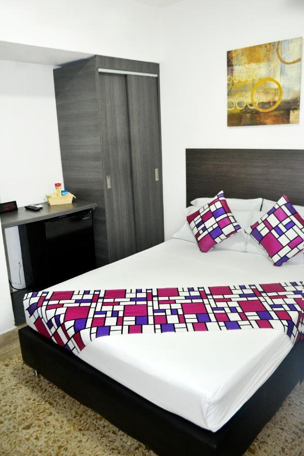 Casa Hotel Palmas Del Estadio 2 메딜린 외부 사진